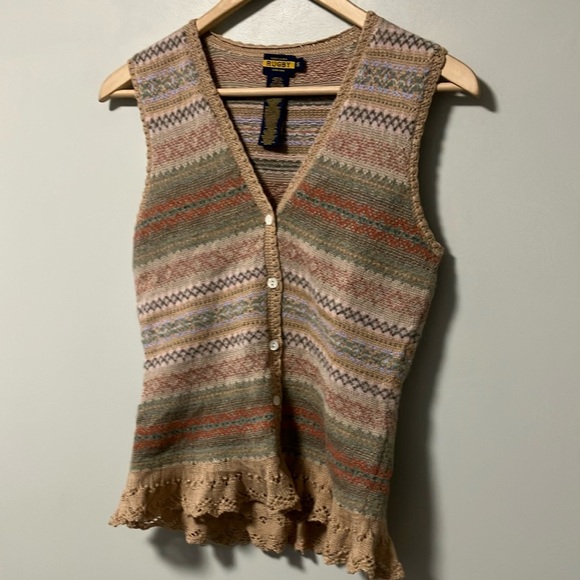 Striped Knit Sleeveless Sweater Vest - Picture 2 of 6